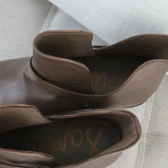 NWOT - Sam Edelman Dark Brown Ankle Booties - Picture 4 of 6
